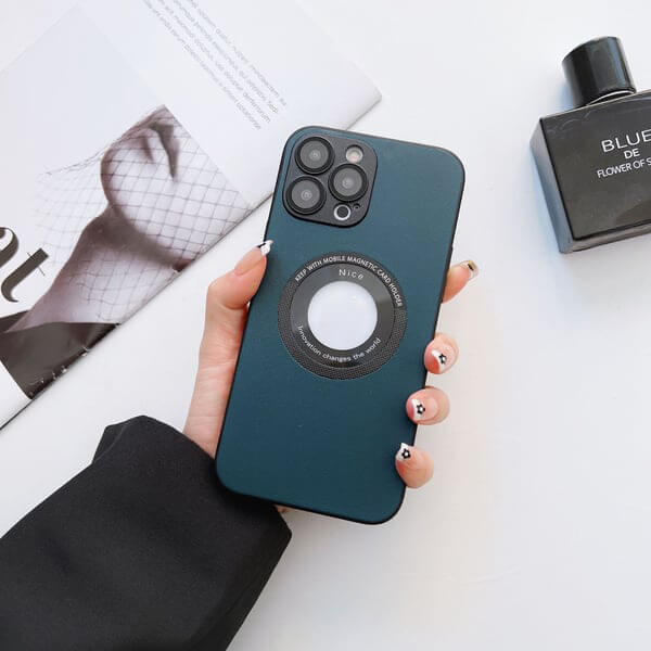 (image for) Magnetic Charging Case For iPhone