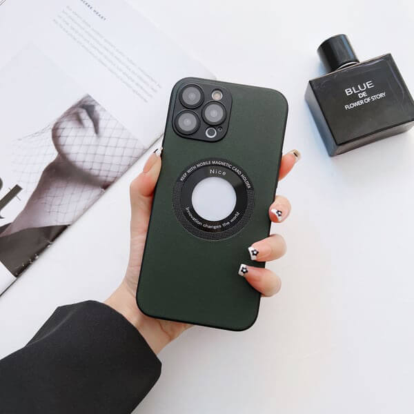 (image for) Magnetic Charging Case For iPhone